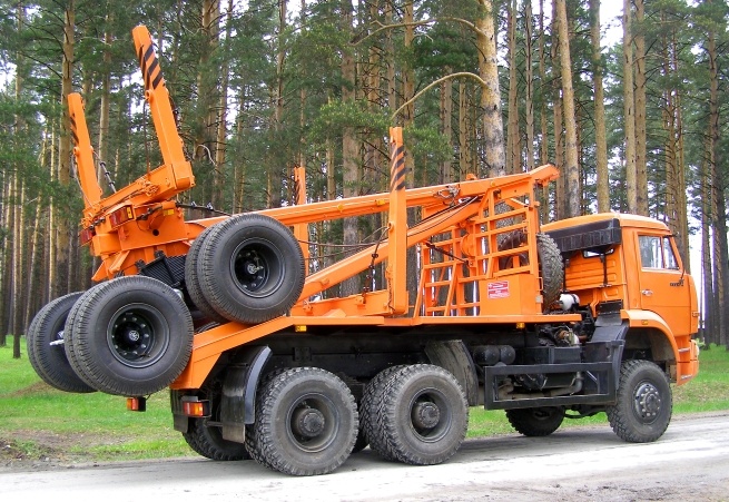 О деловых связях ТМЗ и КАМАЗа.