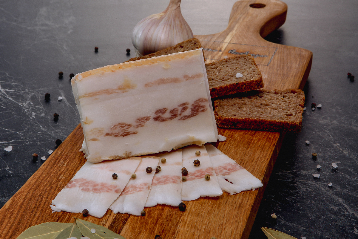 Сало, семейная ферма "Гжельское подворье"