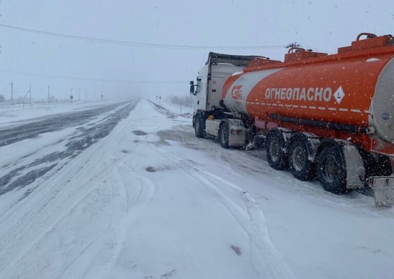    В Оренбуржье из-за непогоды продлили закрытие трасс Оренбуржье