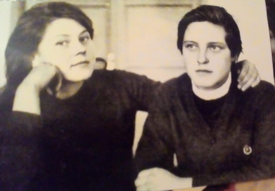 Сестры Галина и Зинаида Григорьевы в молодости