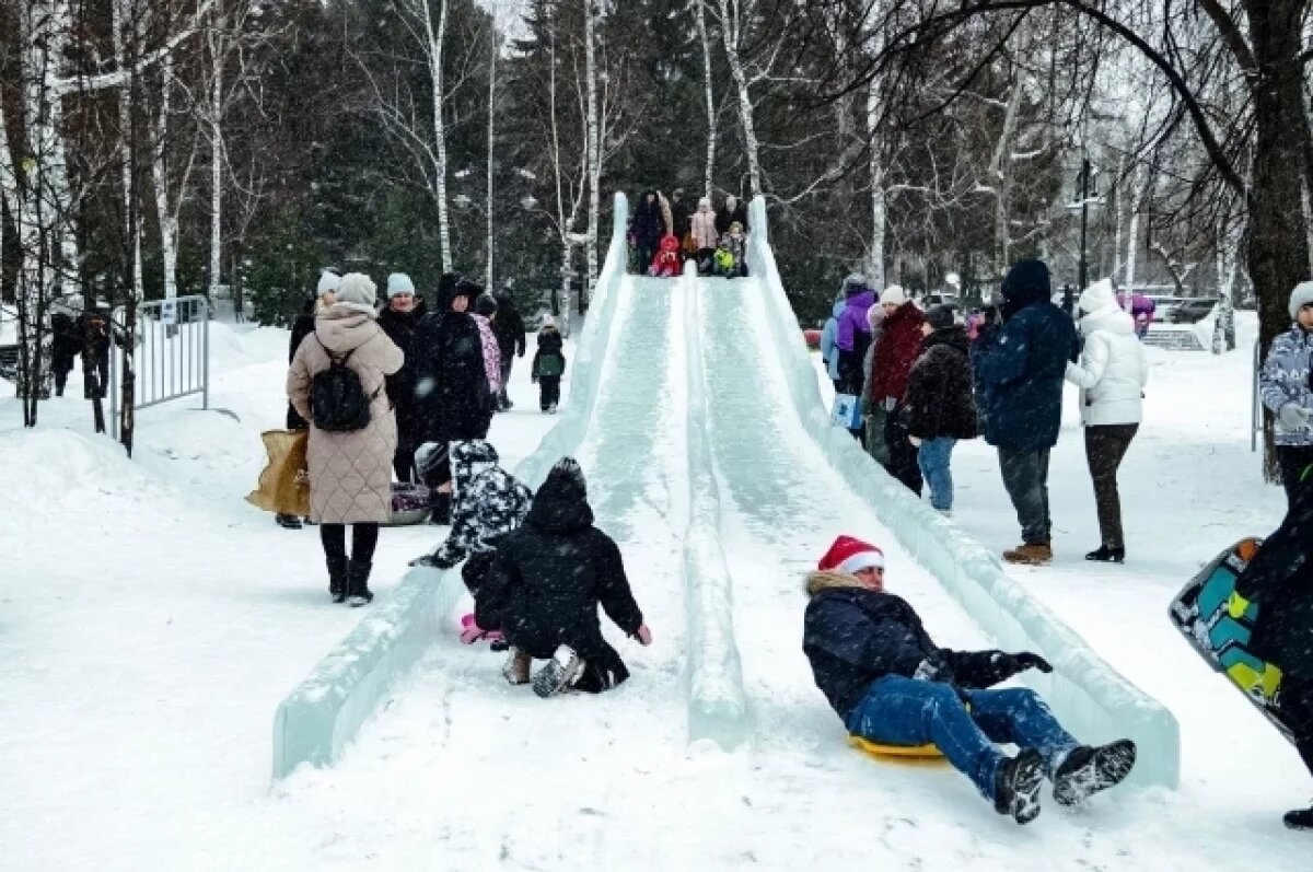    В Томске закрыты ледовые горки из-за аномальных морозов