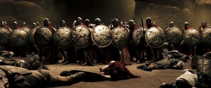 Образ из кино. Именно такую картинку — малочисленных героев против орды — создала для нас поп-культура.