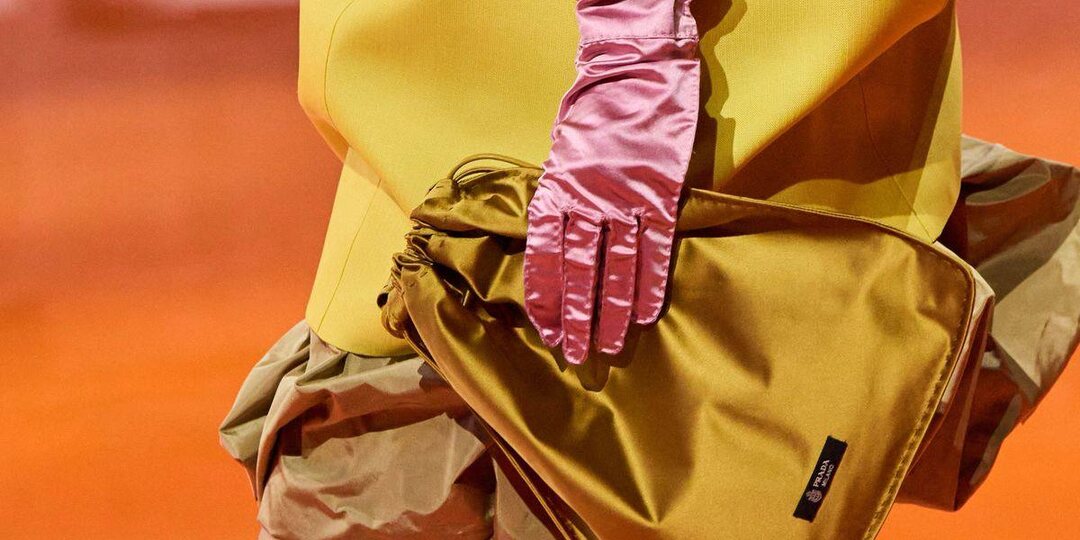 Трендовая находка дня: сумка-мешок от PRADA⚡️