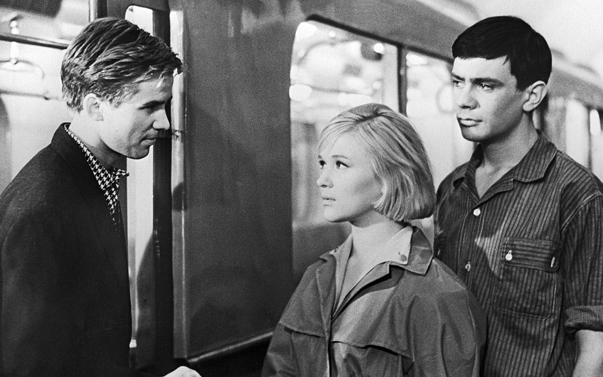 Кадр из фильма «Я шагаю по Москве» (1963) kino-teatr.ru