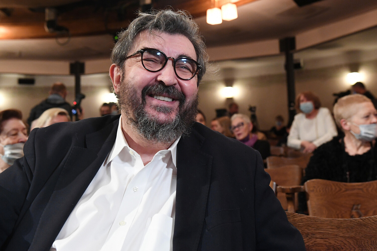 Ректор Школы-студии МХАТ Игорь Золотовицкий во время сбора труппы Московского художественного театра имени А. П. Чехова, 2021 год    📷