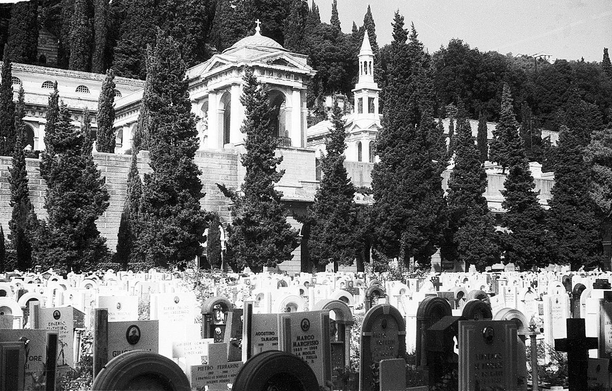 История кладбища начинается с 1804 года