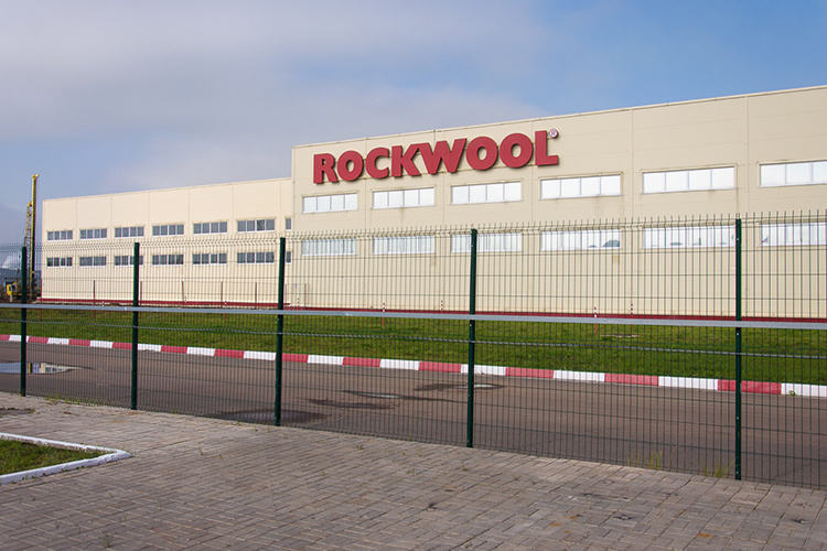    Датский холдинг Rockwool производит минеральную вату, в России у него работают четыре завода — в Московской, Ленинградской, Челябинской областях, а также в Татарстане.   
Фото: «БИЗНЕС Online»