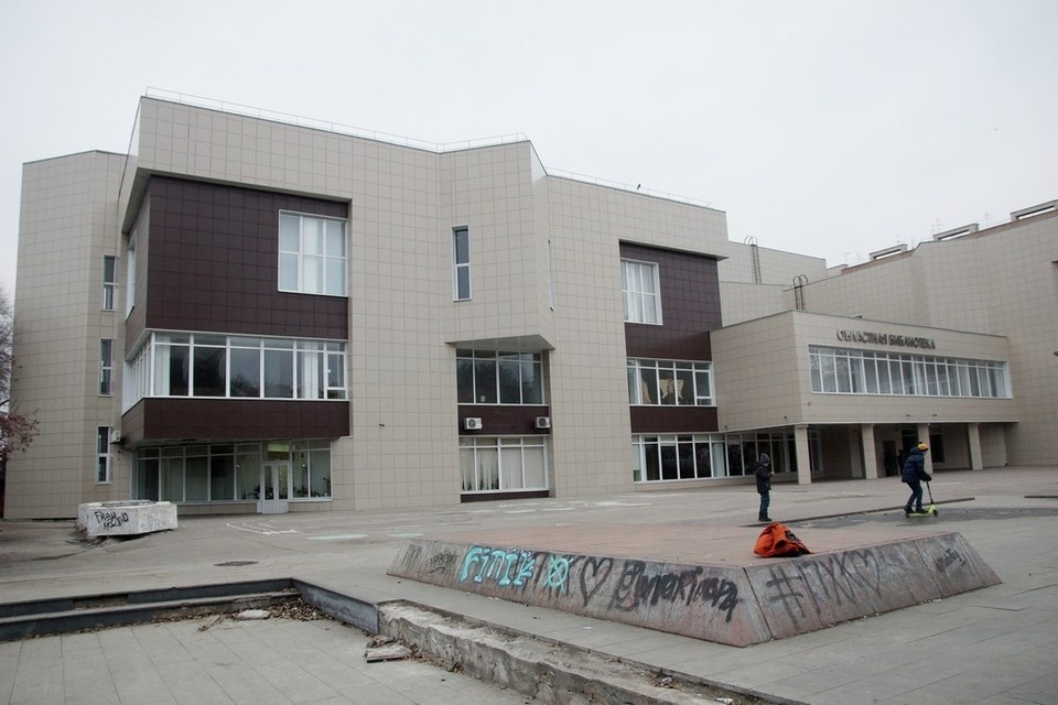    В четверг, 15 января, в Самаре откроется выставка графики двух известных архитекторов. Светлана МАКОВЕЕВА