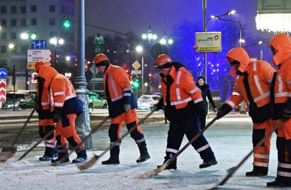    Таджикские мигранты в России заняты, как правило, на низкооплачиваемых работах. Фото: Роман Пименов/PhotoXPress.ru