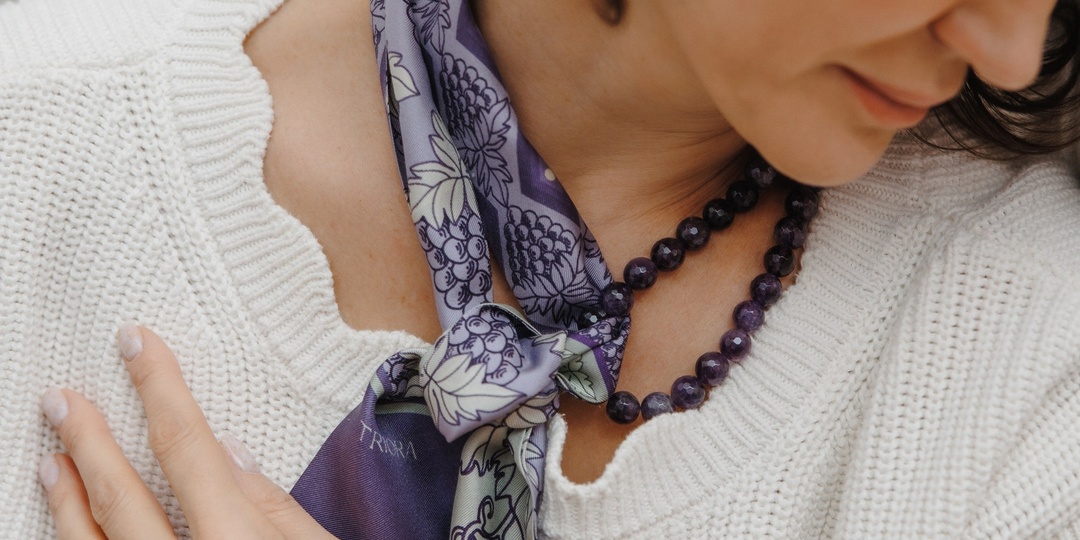 Не покупайте новую одежду: 3 приема, которые сделают ваш базовый свитер самой стильной вещью сезона