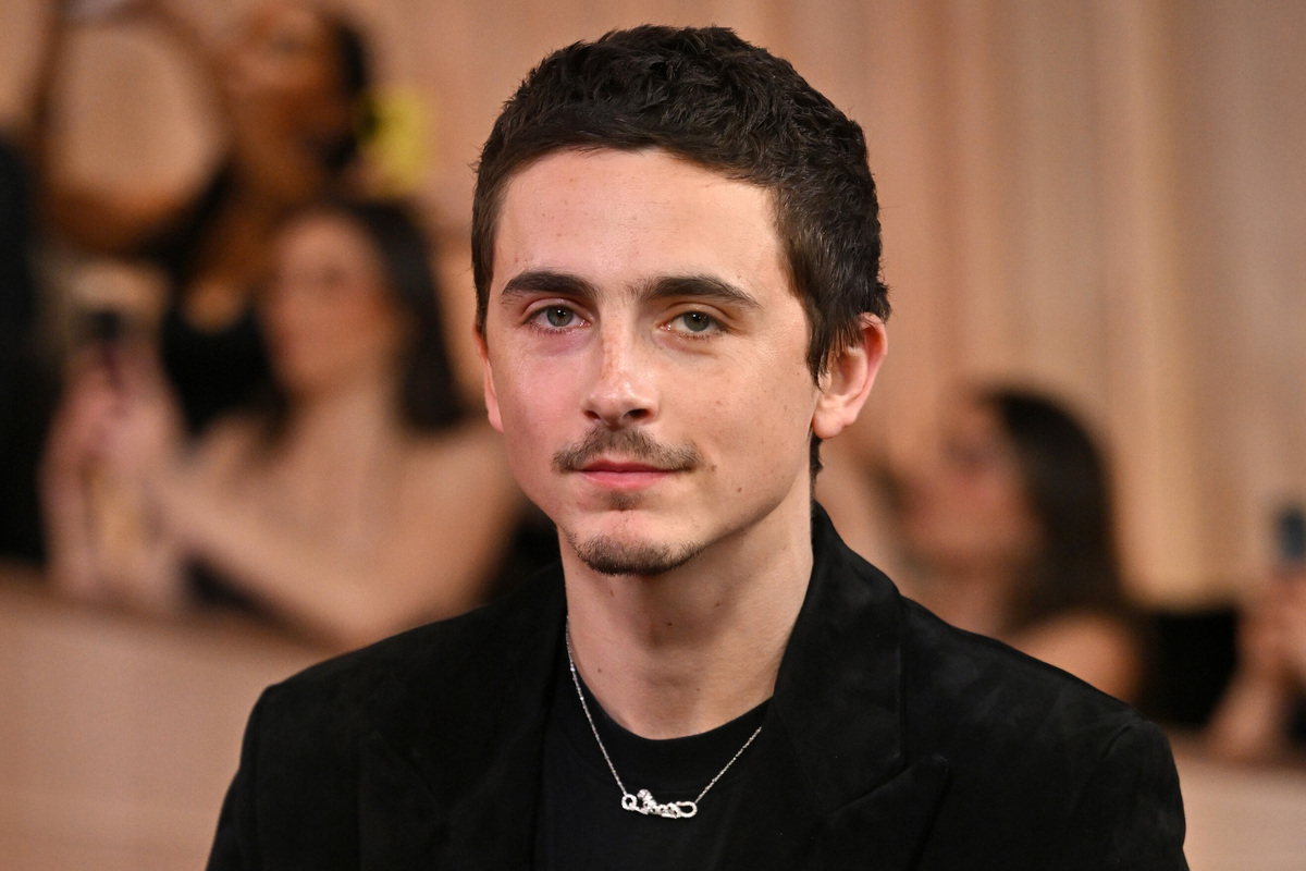     «Я сыграл мечтателя, живущего в мрачную эпоху»: Тимоти Шаламе рассказал VOICE о съемках в фильме «Марти Великолепный»