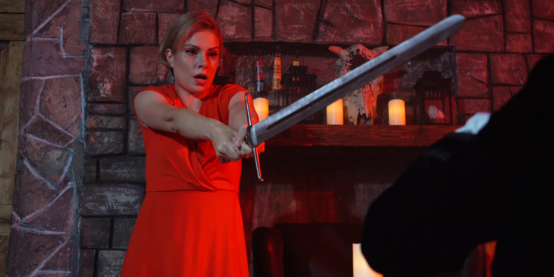 Выкладываем ещё немного фоточек из серии «Клыки любви»