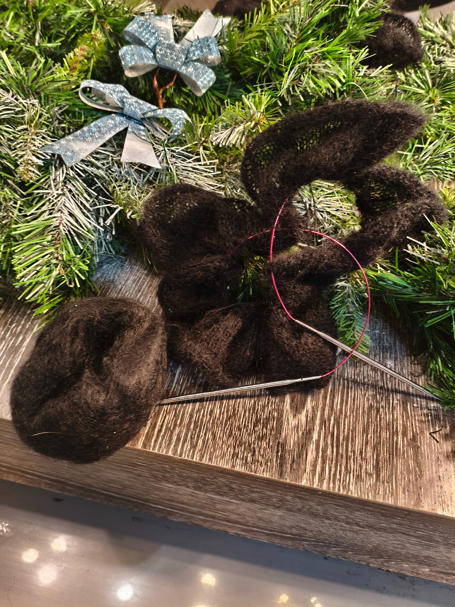 Мохер черный