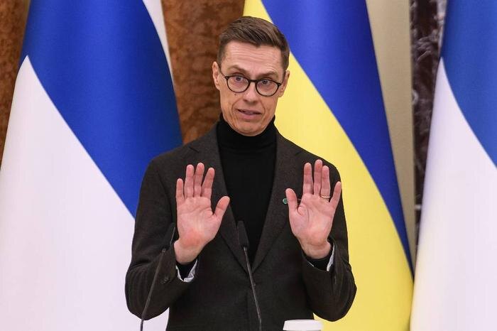 Обложка © Shutterstock / FOTODOM / paparazzza