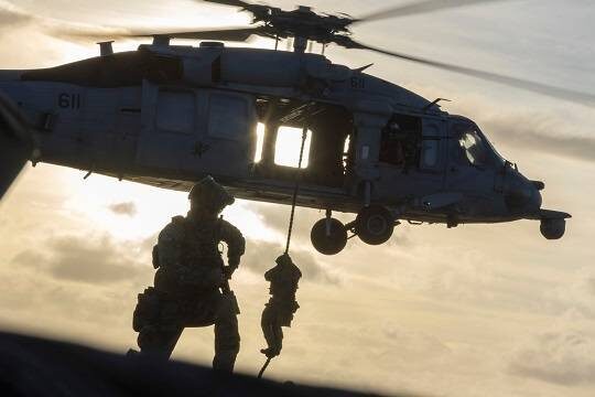    Иран может ударить по базам США на Ближнем Востоке: с некоторых из них уже эвакуируются военные