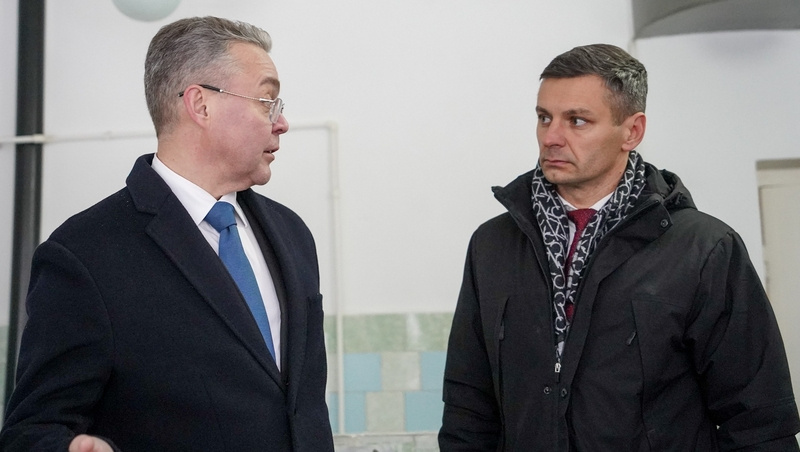    Губернатор Владимир Владимиров вместе с главой Кочубеевского округа Олегом Борзым Фото: Правительство СК