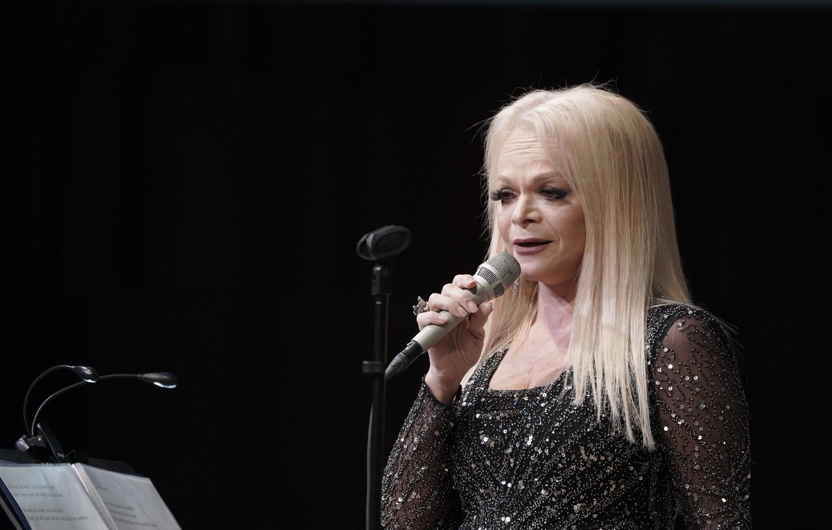    Лариса Долина  Пелагия Тихонова/АГН "Москва"