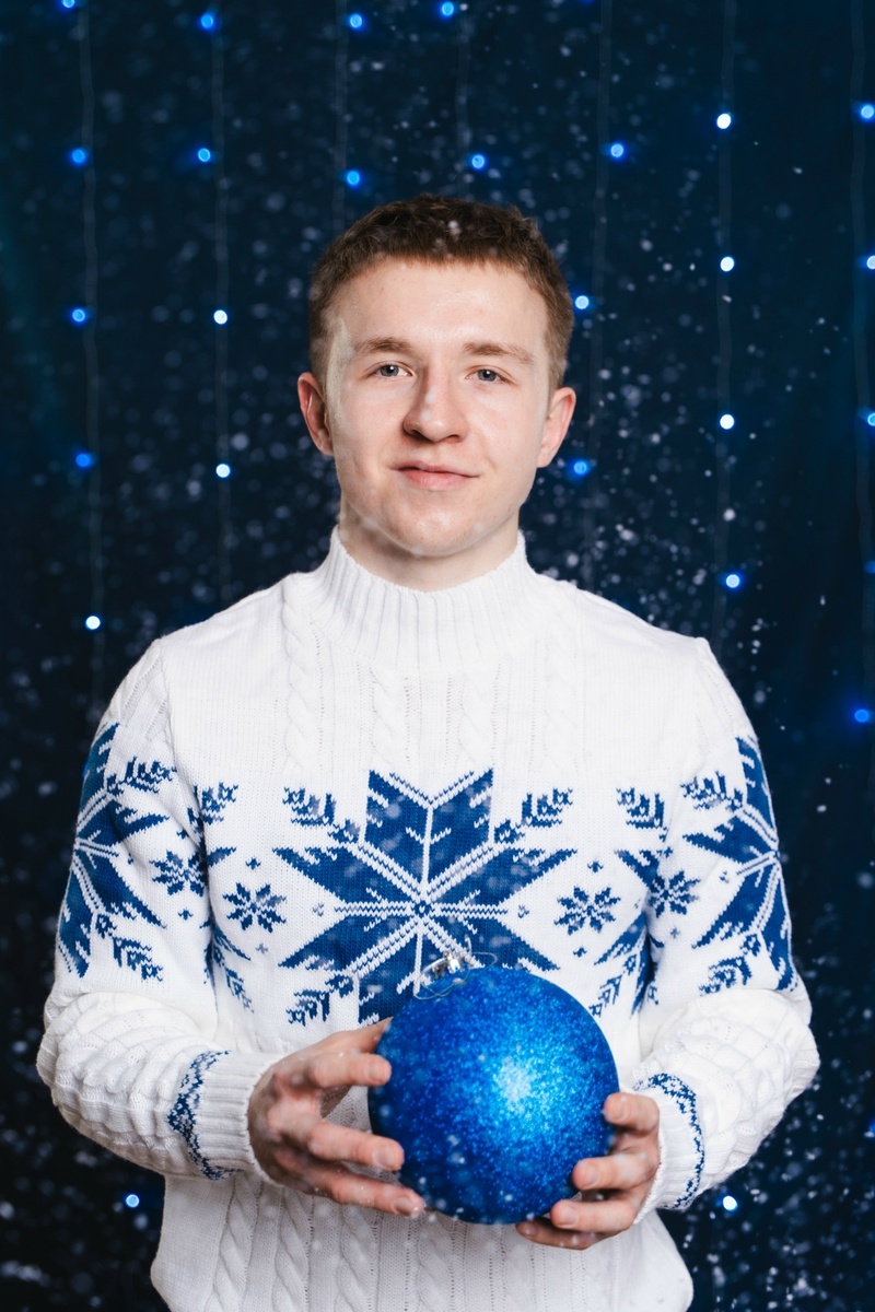 Кирилл Симонов - ему 19 лет