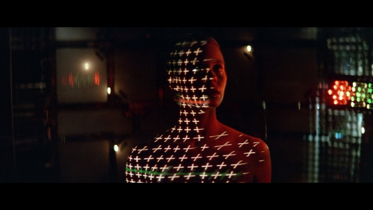 Процесс переноса человека в 3D по мнению авторов фильма «Лукер» (1981)