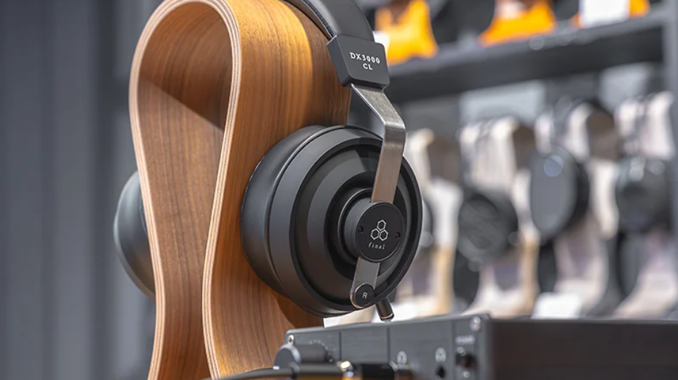 Как Final Audio сделали закрытые наушники, которые звучат открыто