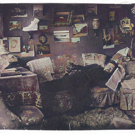 Чехов с собачкой в Мелиховской усадьбе, 1897 год.