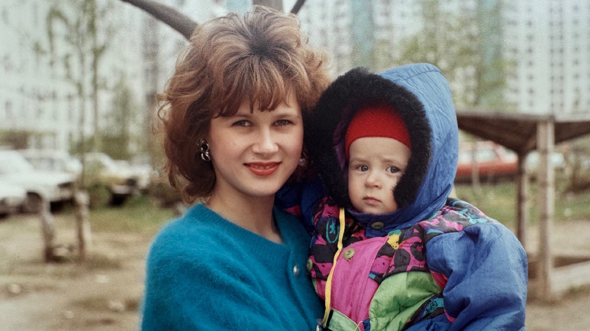 «Кому ты нужна одна, с ребенком на руках?» Именно эта фраза сидела в моем сознании, пронзая его, словно острый гвоздь.