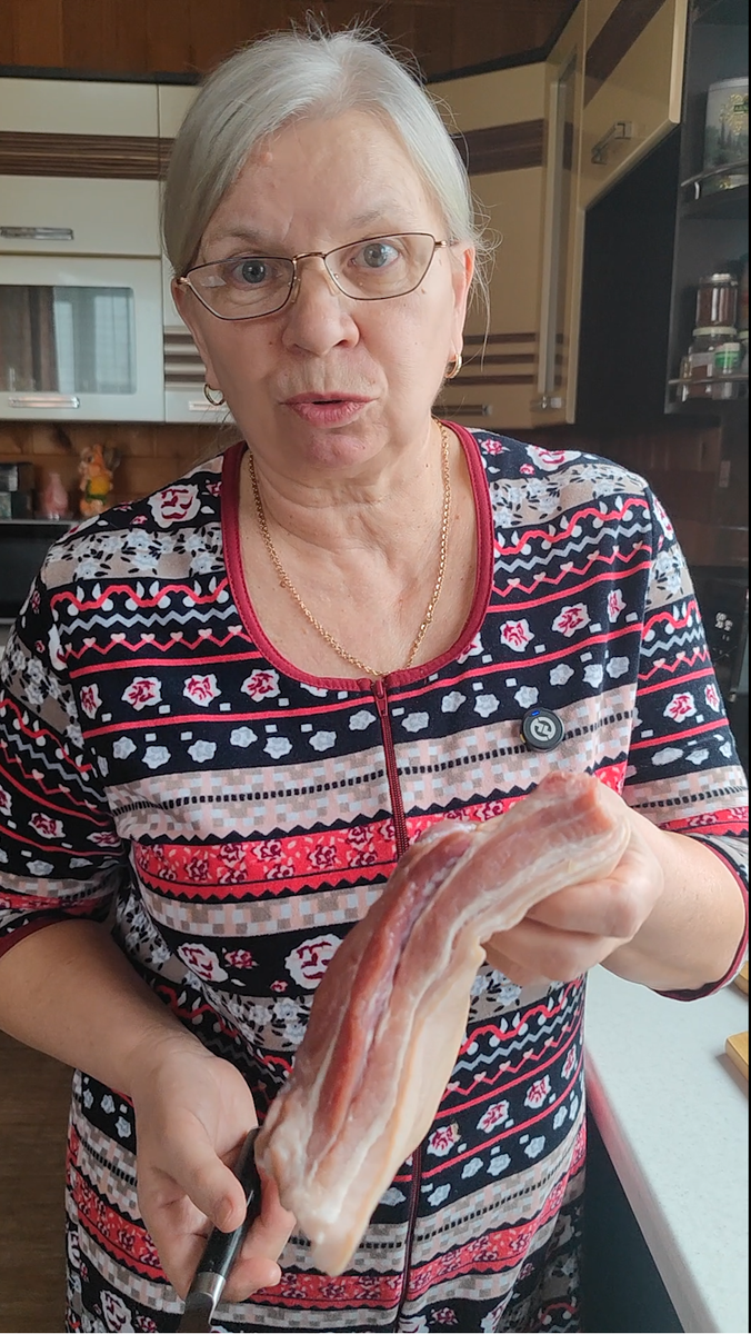 Кусочек "мясной" грудинки (900 г)