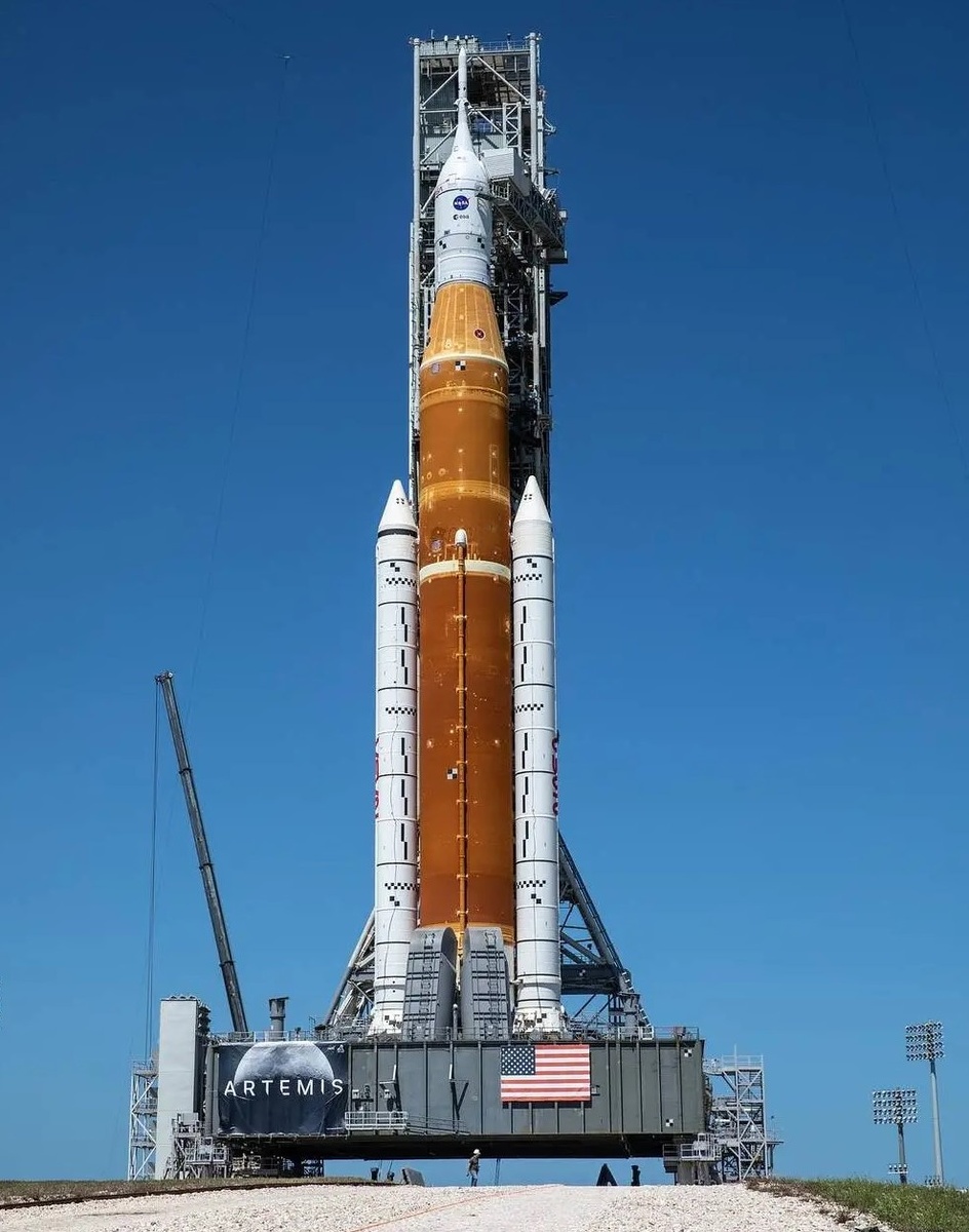 Ракета-носитель НАСА Space Launch System (SLS)