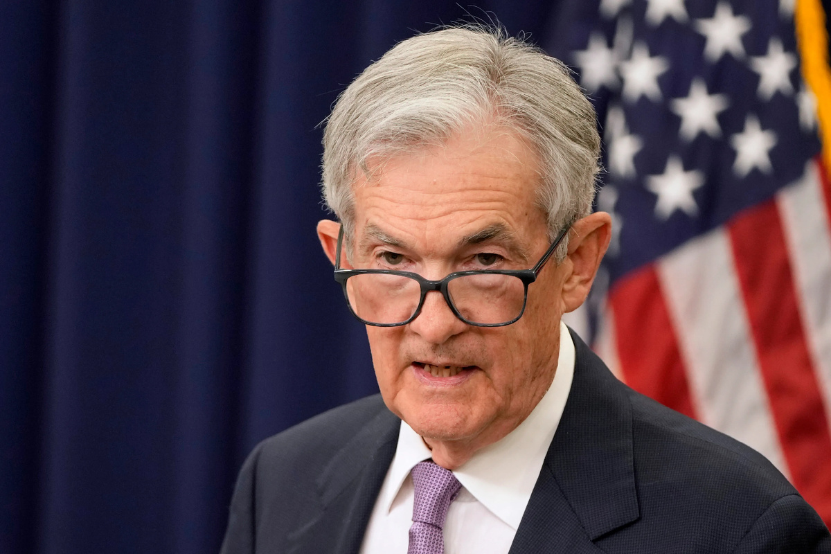 Для иллюстрации. Джером Пауэлл  - человек очень взрослый и опытный. И на своей должности уже лет 14 находится