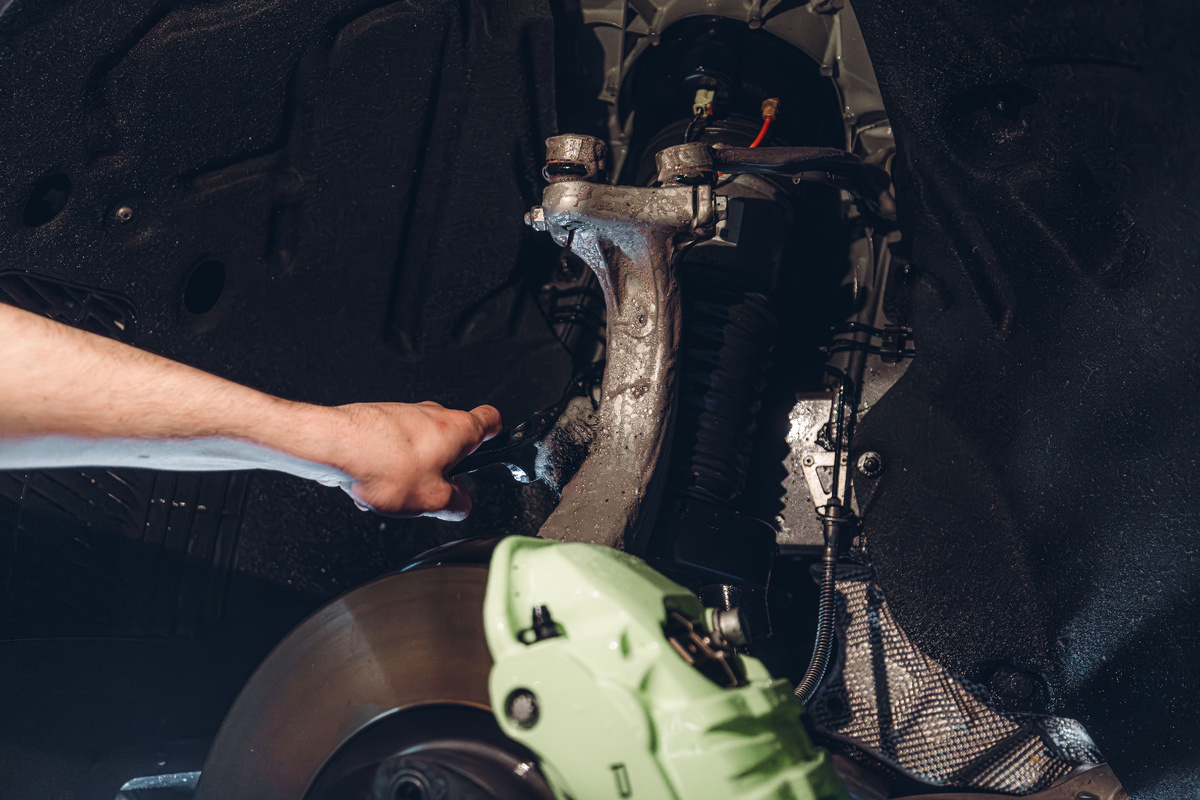 Процесс антикоррозийной обработки кузова