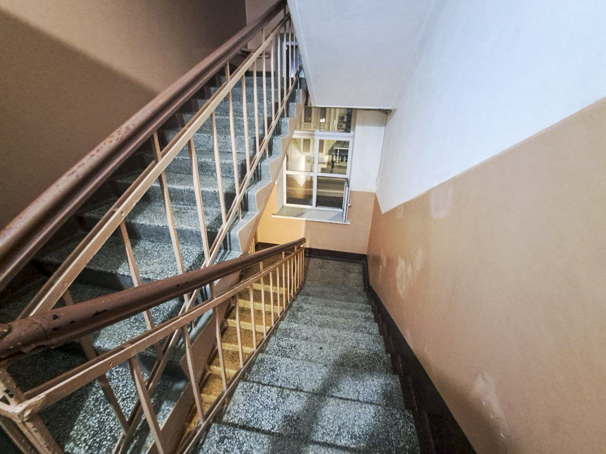 Всем гражданам, курившим в подъездах, назначены штрафы по 500 рублей.  Фото: Фото: ФедералПресс / Вера Романескул