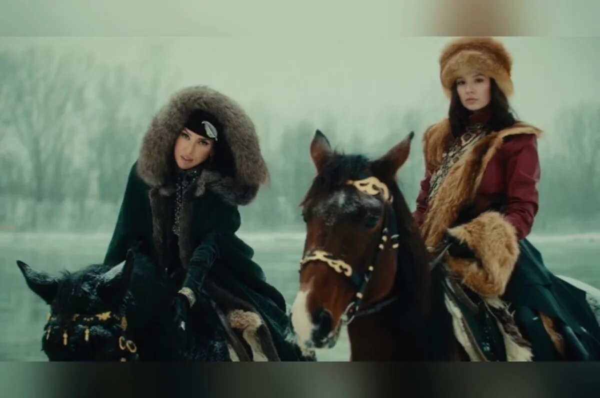    Звезда российской эстрады Алсу и башкирская этно-группа Ay Yola, известная своим мировым хитом «Homay», представили совместный клип на народную песню «Ай, былбылым».