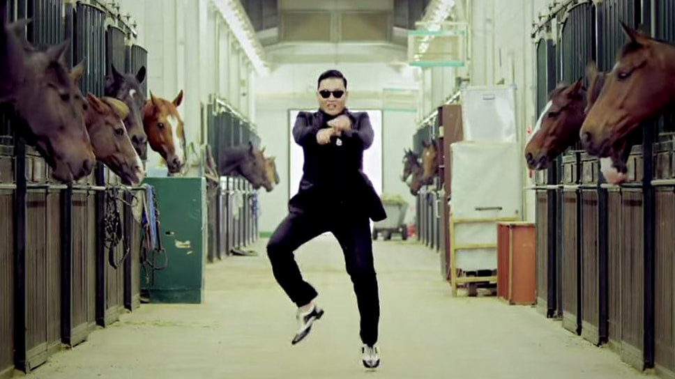 Кадр из клипа Psy «Gangnam Style», 2012.📷Фото: PSY