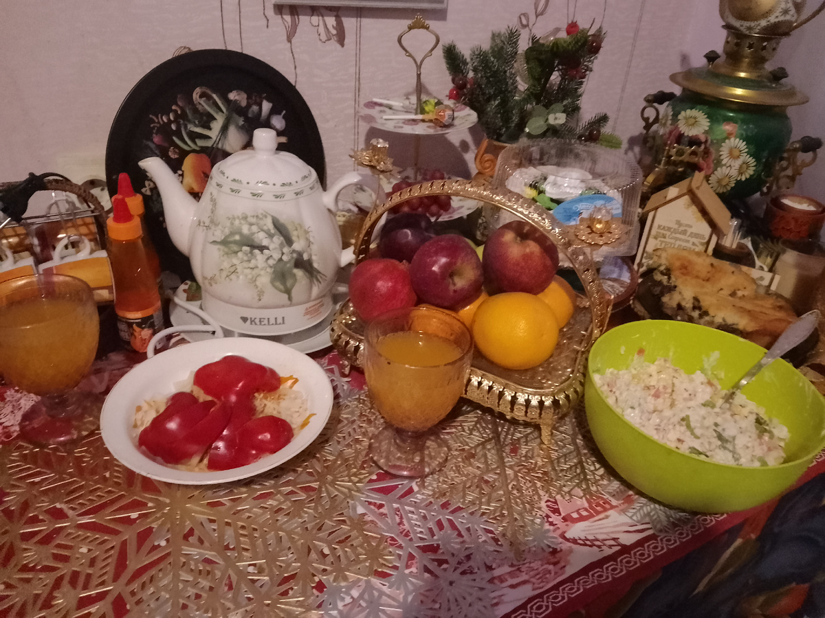 Фото автора, ужин на старый Новый год
