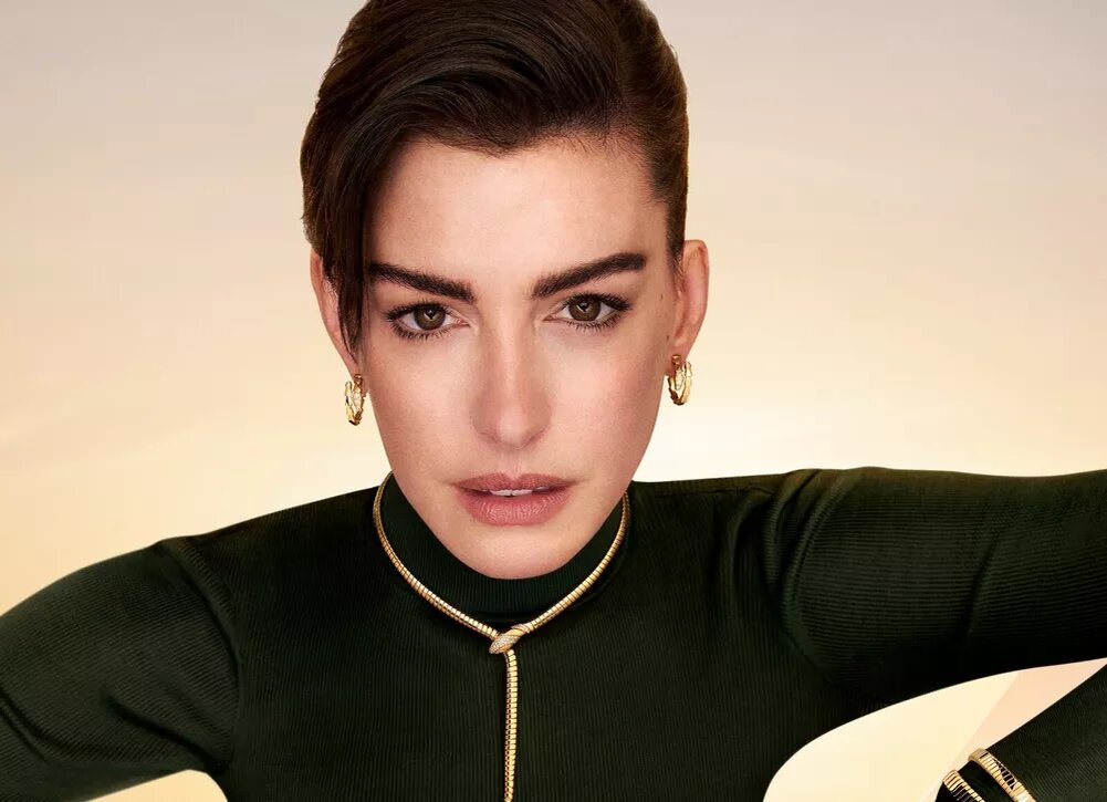     Энн Хэтэуэй и Приянка Чопра блистают в новом ювелирном кампейне