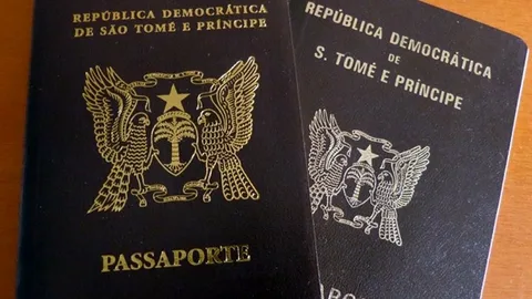 Фото: Паспорт Сан-Томе. 