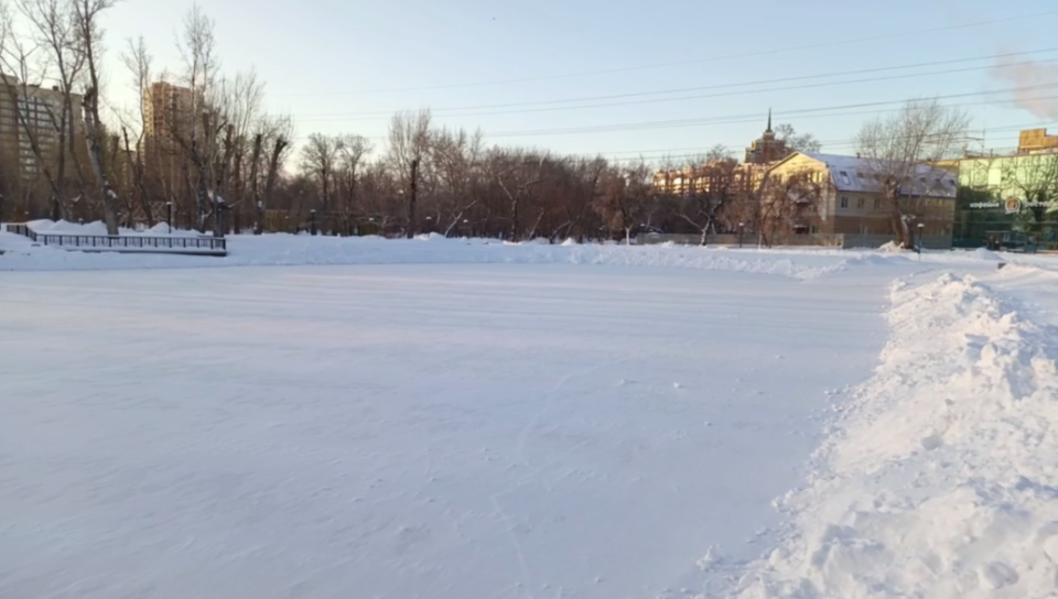    Каток на пруду в "Изумрудном". Источник: "Говорит Вакаев"