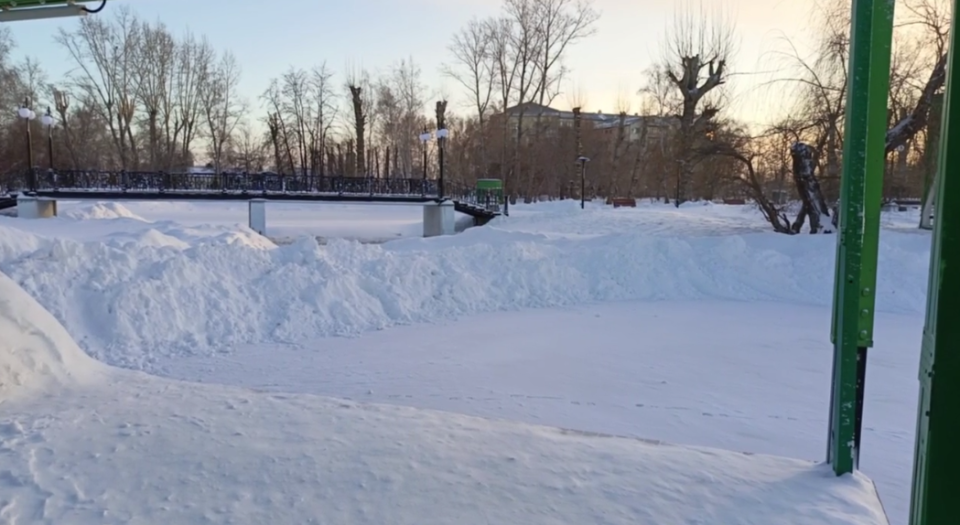    Каток на пруду в "Изумрудном". Источник: "Говорит Вакаев"