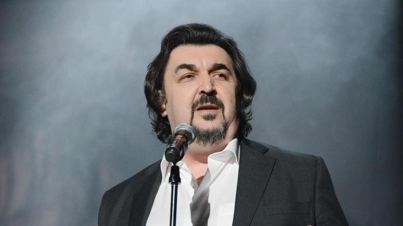     «Ушёл из жизни заслуженный артист России Игорь Яковлевич Золотовицкий — ведущий артист Художественного театра, ректор Школы-студии МХАТ, директор Центрального Дома актёра, наш родной человек, генератор радости и добра», — сообщили в МХТ имени А.П.Чехова Legion-Media