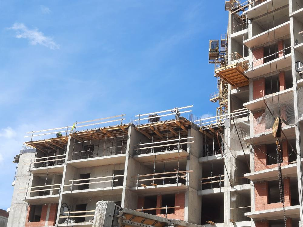 Этап строительства многоэтажного дома. 