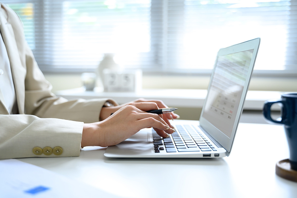 Prathankarnpap / Shutterstock / FOTODOM📷Работодатель компенсирует затраты, связанные с обязанностями сотрудника