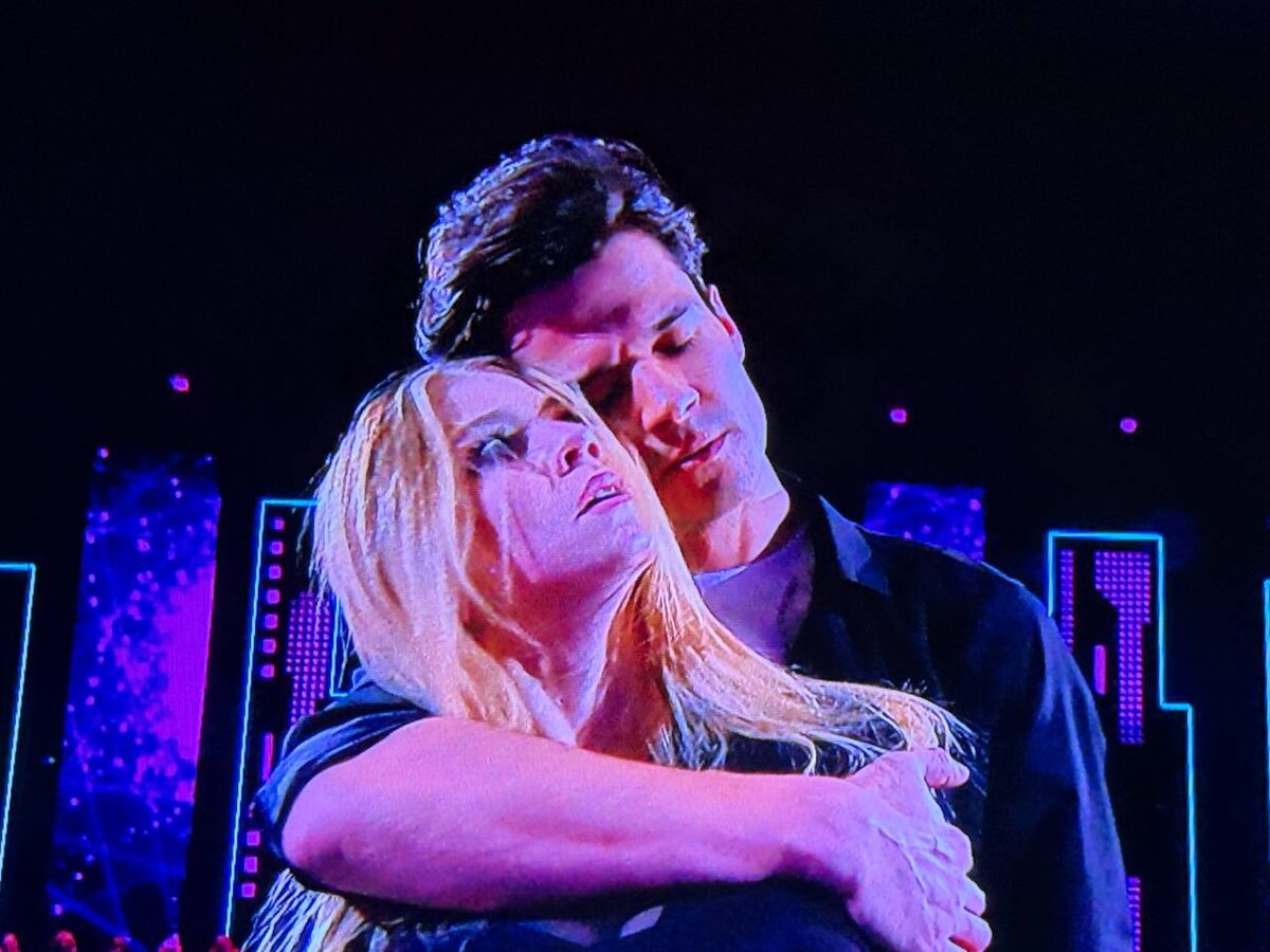    Александра Трусова и Иван Жвакин станцевали под песню «Запомни этот миг»Соцсети