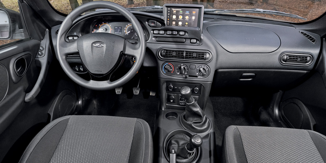 «Она наконец-то поехала!»: Тестируем новую Niva Travel 1.8 2026. Разгон до сотни больше не вечность