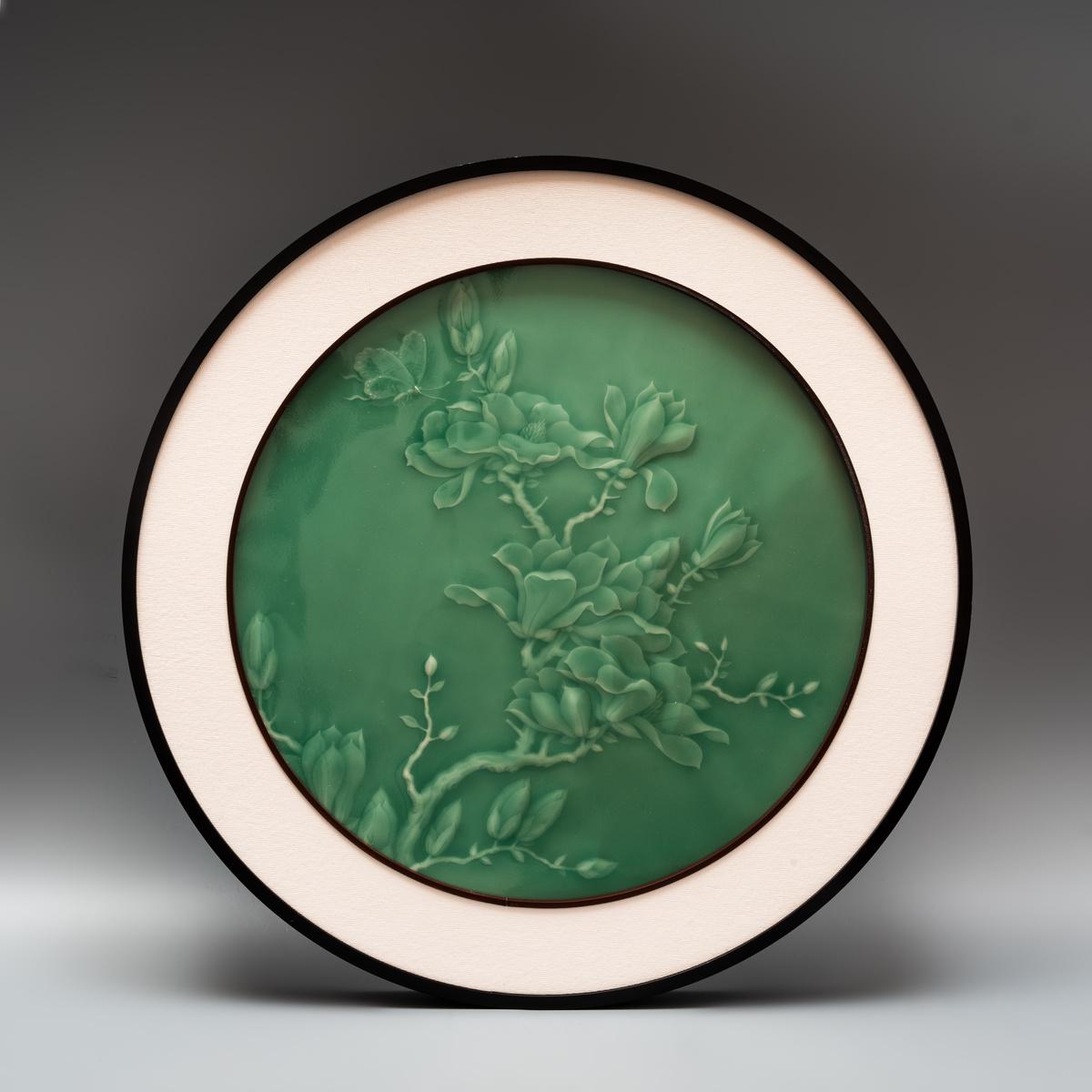 Панно «Бабочка и магнолия»