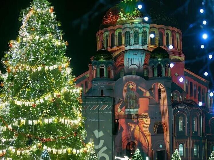     Кронштадтская красавица высотой 15 метров завоевала 268 389 голосов. Фото: пресс-служба комитета по энергетике и инженерному обеспечению Петербурга