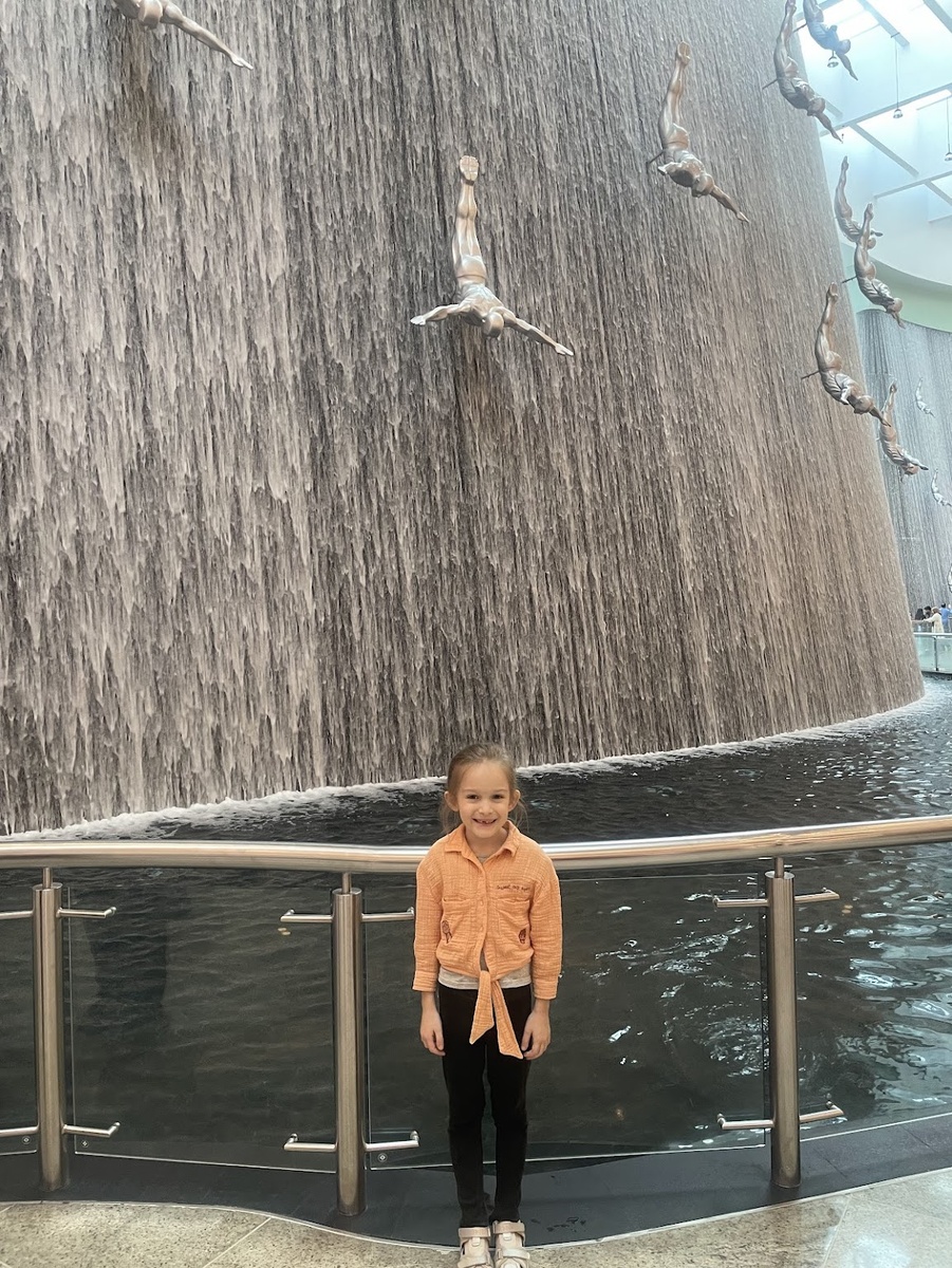 Водопад "Ловцы жемчуга" в ТЦ Дубай-молл