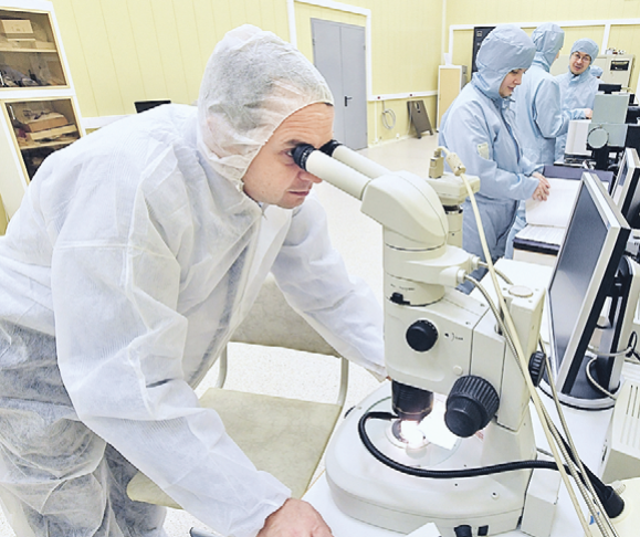 Труд ученых часто остается в тени. Зато успешные результаты их изысканий вспоминают многие и многие пациенты Фото: Владимир ВЕЛЕНГУРИН/kpmedia.ru