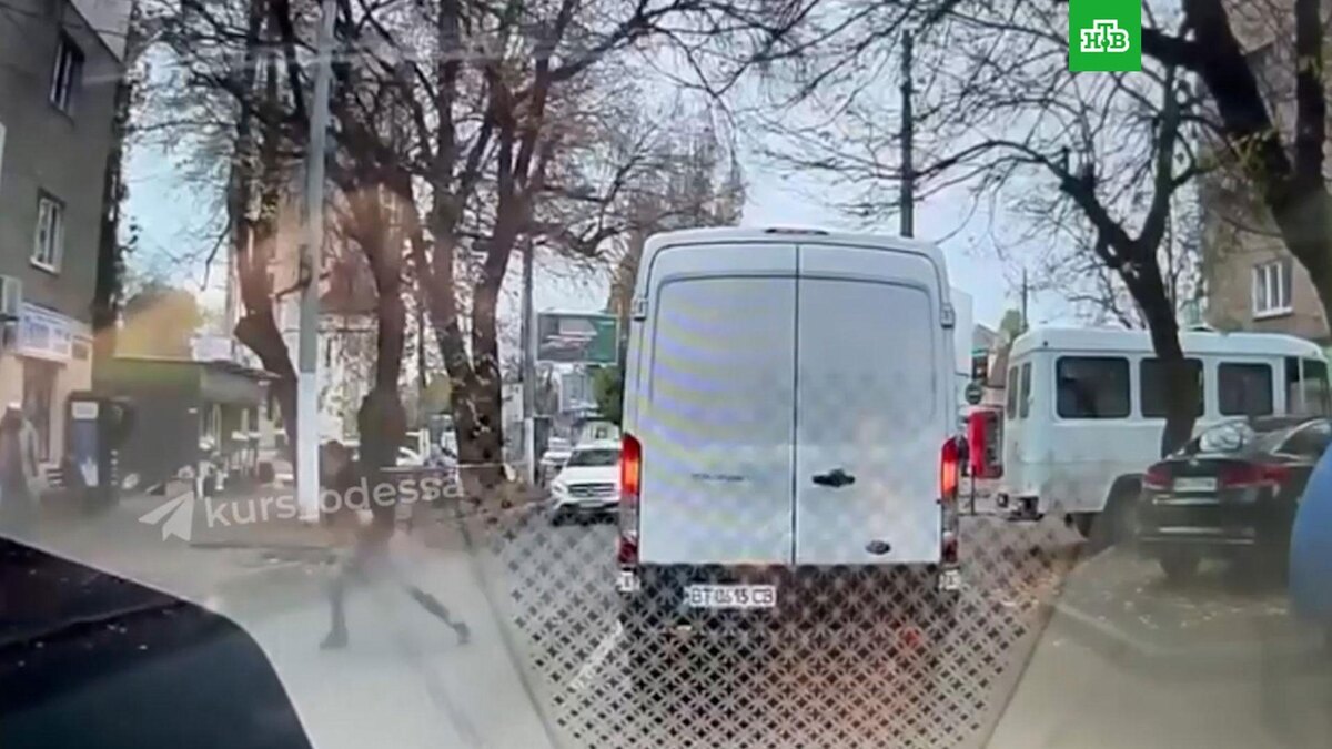    Побег мобилизованного украинца из автобуса военкомов попал на видео