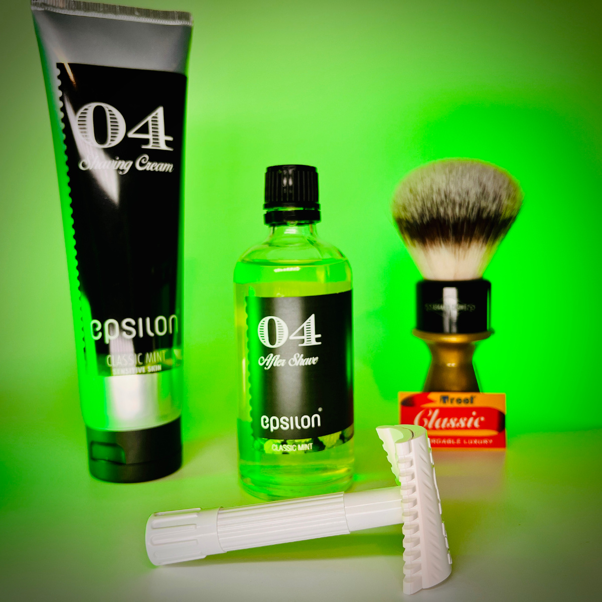 Epsilon 04 Classic Mint. Vaxon Косорез. Лезвия Treet Classic. Помазок Frank Shaving x MMGP "Asgaard Casino" G10 синтетика.