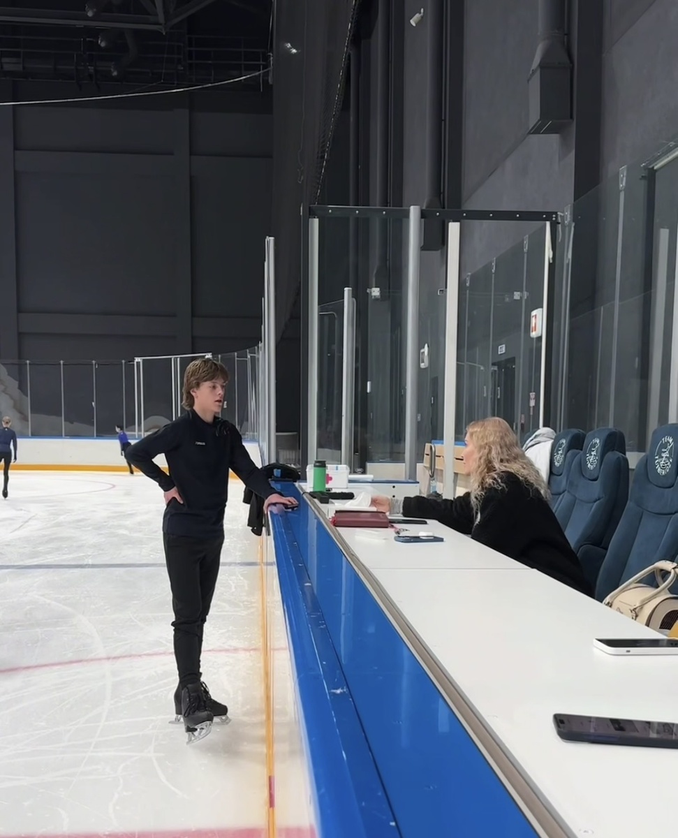 Разбор проката произвольной программы. Скриншот из видео команды Этери Тутберидзе 